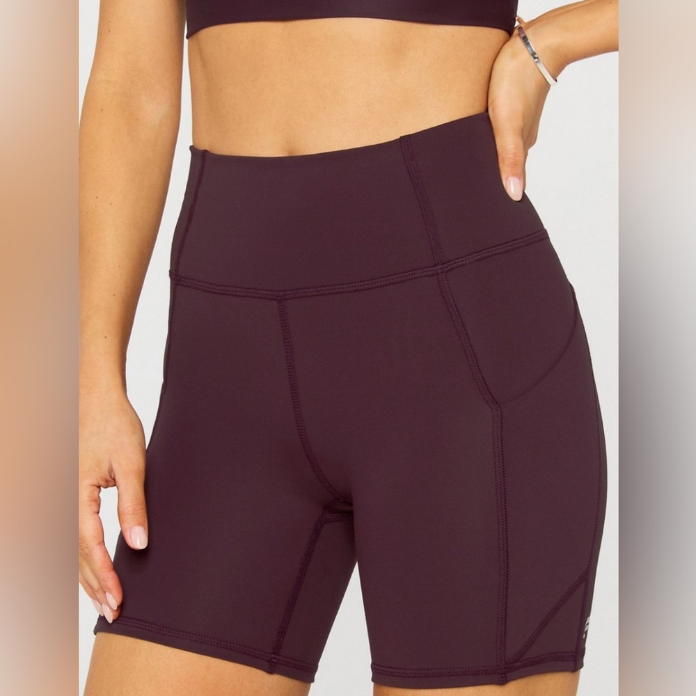 Fabletics Oasis PureLuxe High-Waisted 6'' Shorts Pockets Plum/Purple Size Small